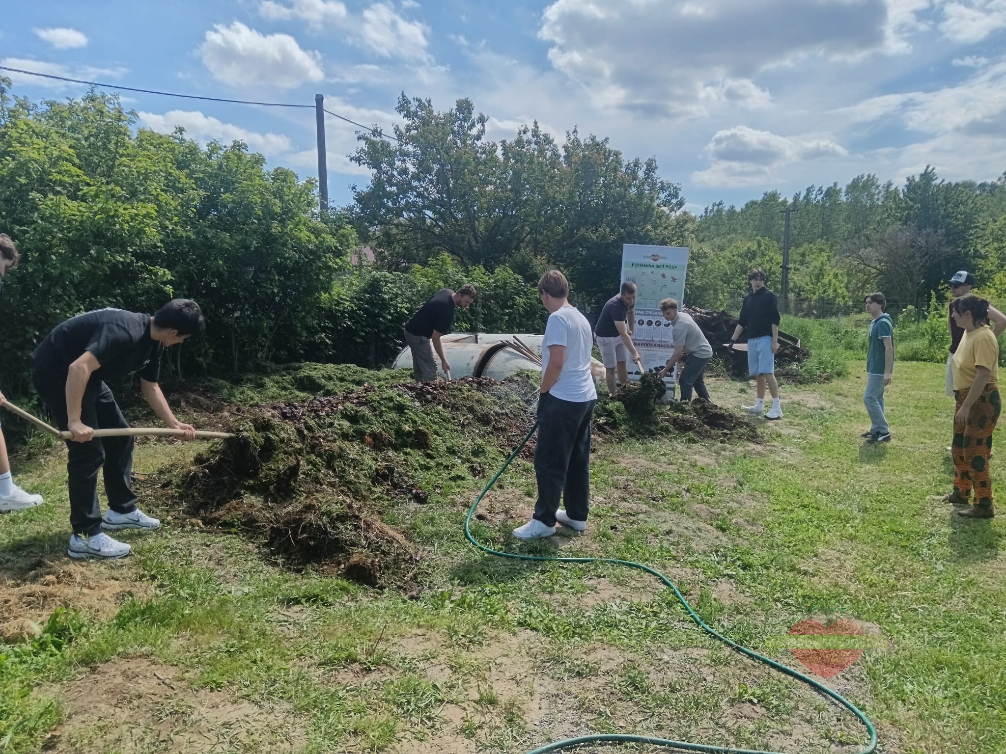 Komunitná záhrada Ateliér pôdy na Zemplínskej šírave – regenerácia pôdy a permakultúrne pestovanie